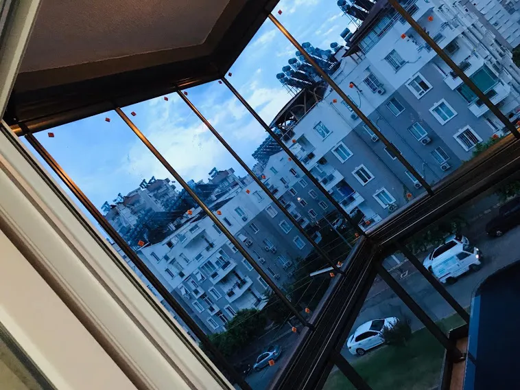 Cam Balkon 4